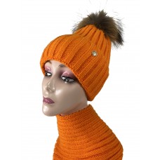 На фото 1 - Комплект шапка женская и снуд, цвет оранжевый